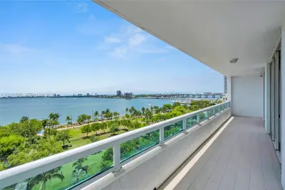 1800 N Bayshore Dr #809, Miami: photo 1 of 39