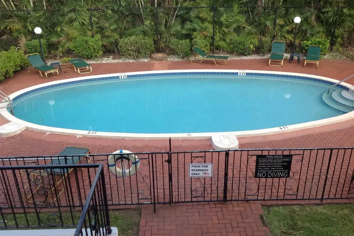 1431 S 14th Ave #213, Hollywood: photo 1 of 9