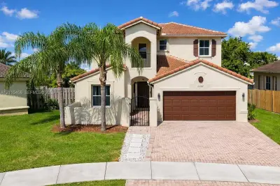 2007 NE 6th Ct, Homestead: photo 1 of 29