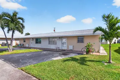 2703 Peer Ln, Delray Beach: photo 1 of 47