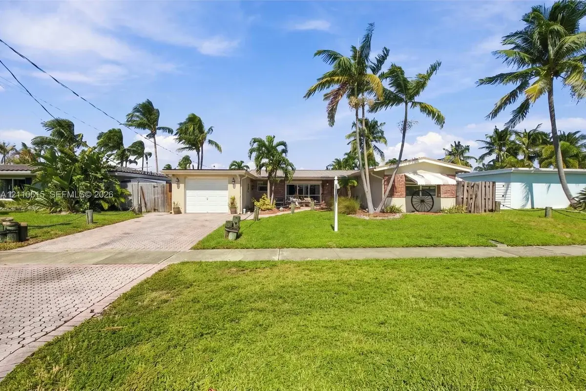 131 SE 12th St, Pompano Beach: photo 1 of 46
