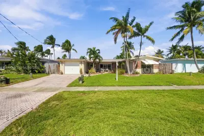 131 SE 12th St, Pompano Beach: photo 1 of 46