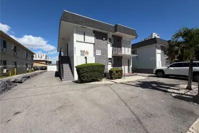 401 SW 5th St #4, Miami: photo 1 of 23