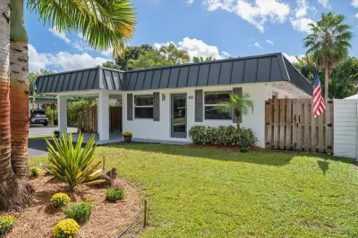 108 NE 22nd St, Wilton Manors: photo 1 of 24