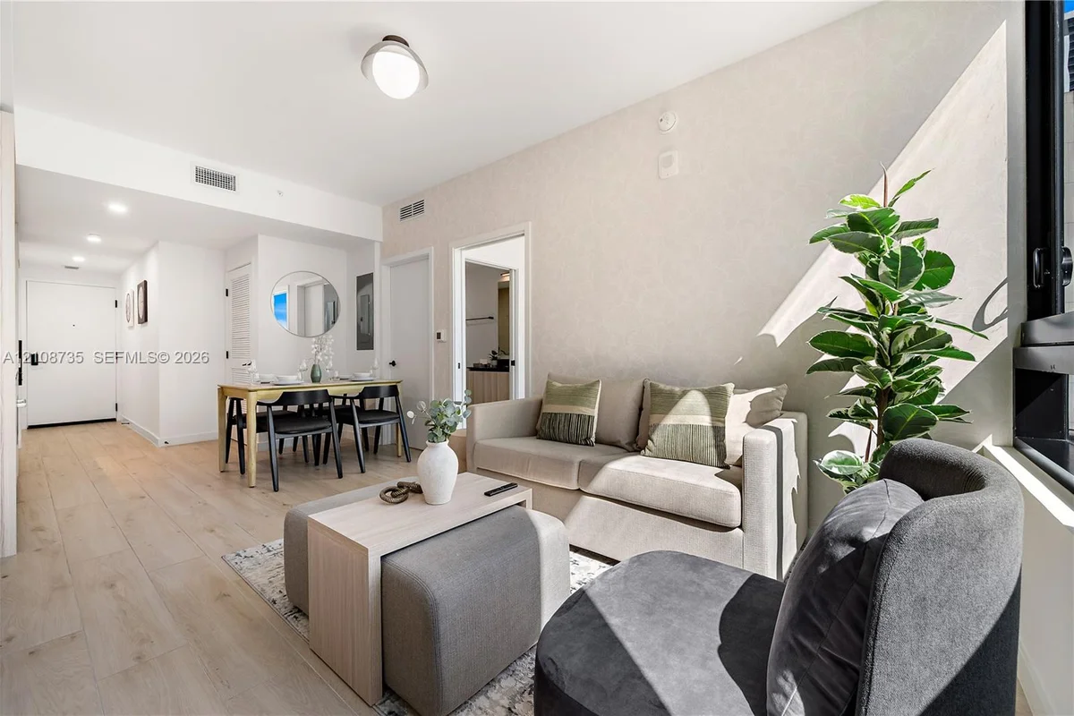 225 N Miami Ave #803, Miami: photo 1 of 21