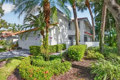 2011 NW 53rd St, Boca Raton: photo 1 of 64