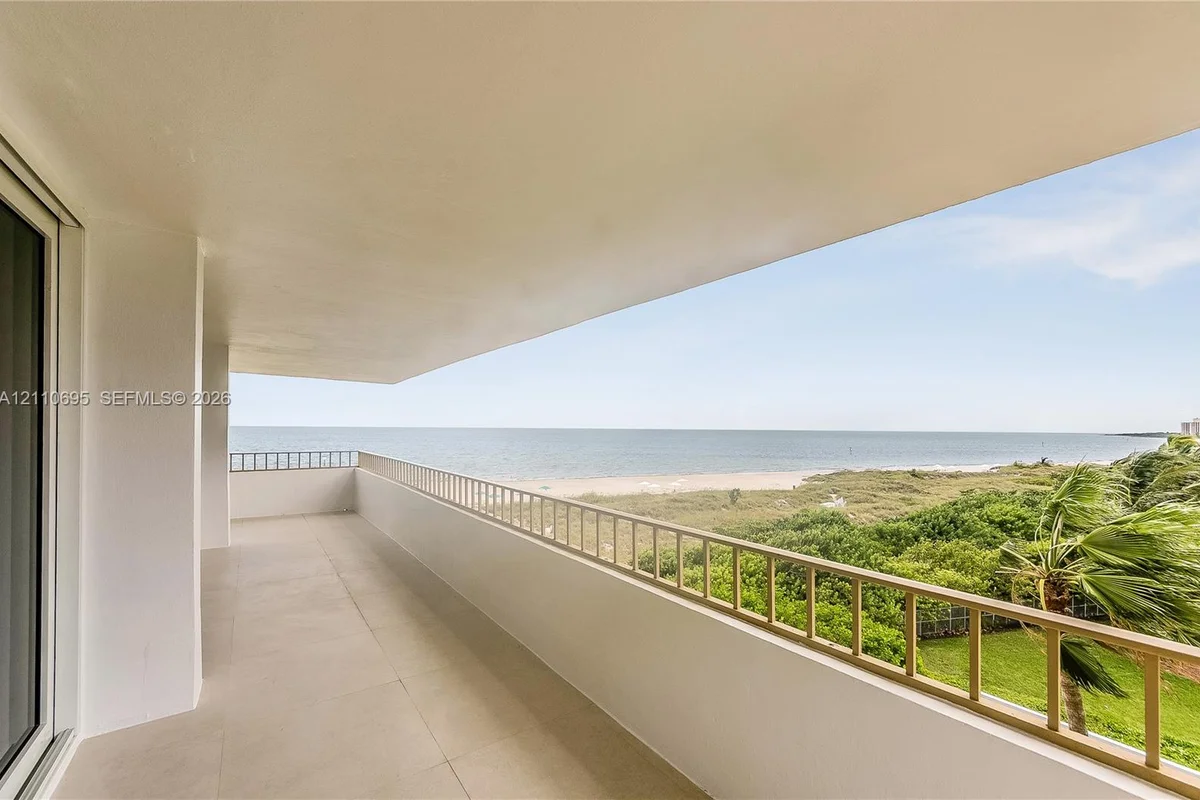 177 Ocean Lane Dr #501, Key Biscayne: photo 1 of 10