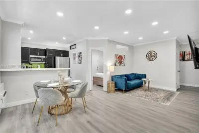 10004 E Bay Harbor Dr #8, Bay Harbor Islands: photo 1 of 36