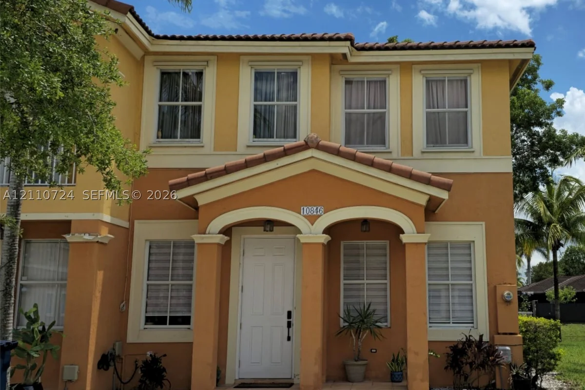 10846 SW 240th Ln, Homestead: photo 1 of 11