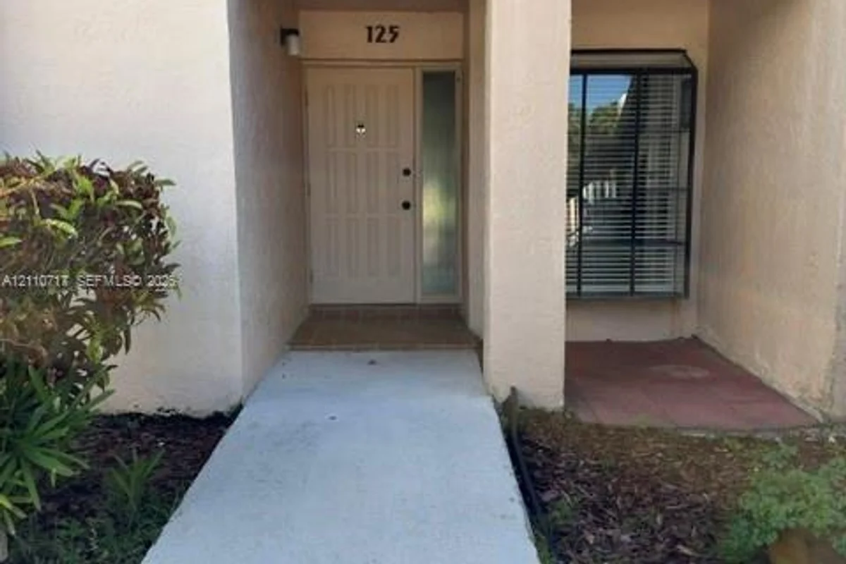 2297 SW 15th St #125, Deerfield Beach: photo 1 of 12