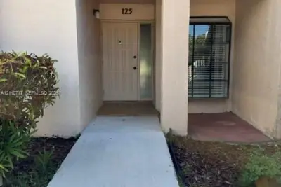 2297 SW 15th St #125, Deerfield Beach: photo 1 of 12