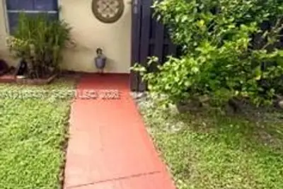 Villa in Hollywood: photo 1 of 13