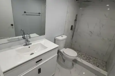 17911 NW 68th Ave #P102, Hialeah: photo 1 of 5