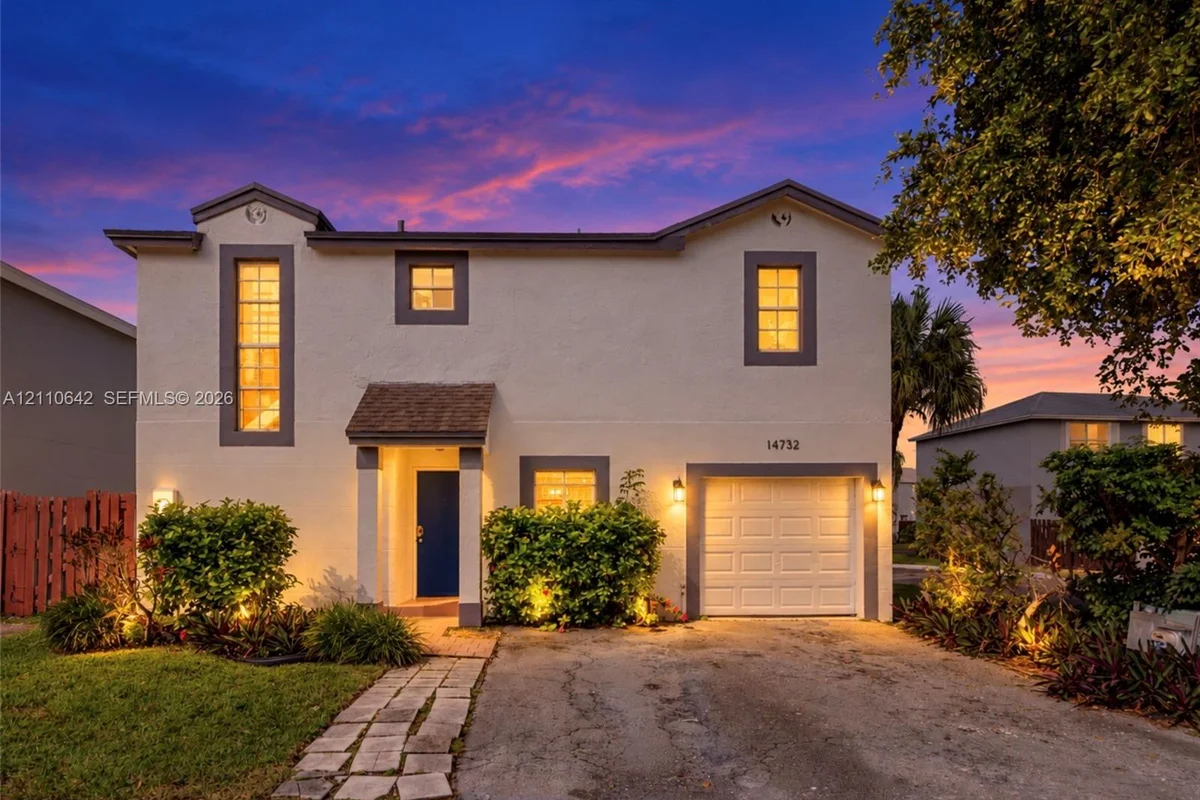 14732 SW 90th Ter, Miami: photo 1 of 30