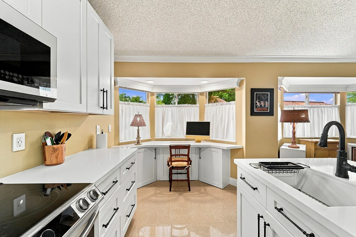 9314 NW 9th Pl, Plantation: photo 1 of 25