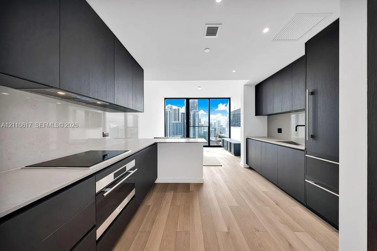 20 NE 11th St #2809, Miami: photo 1 of 26
