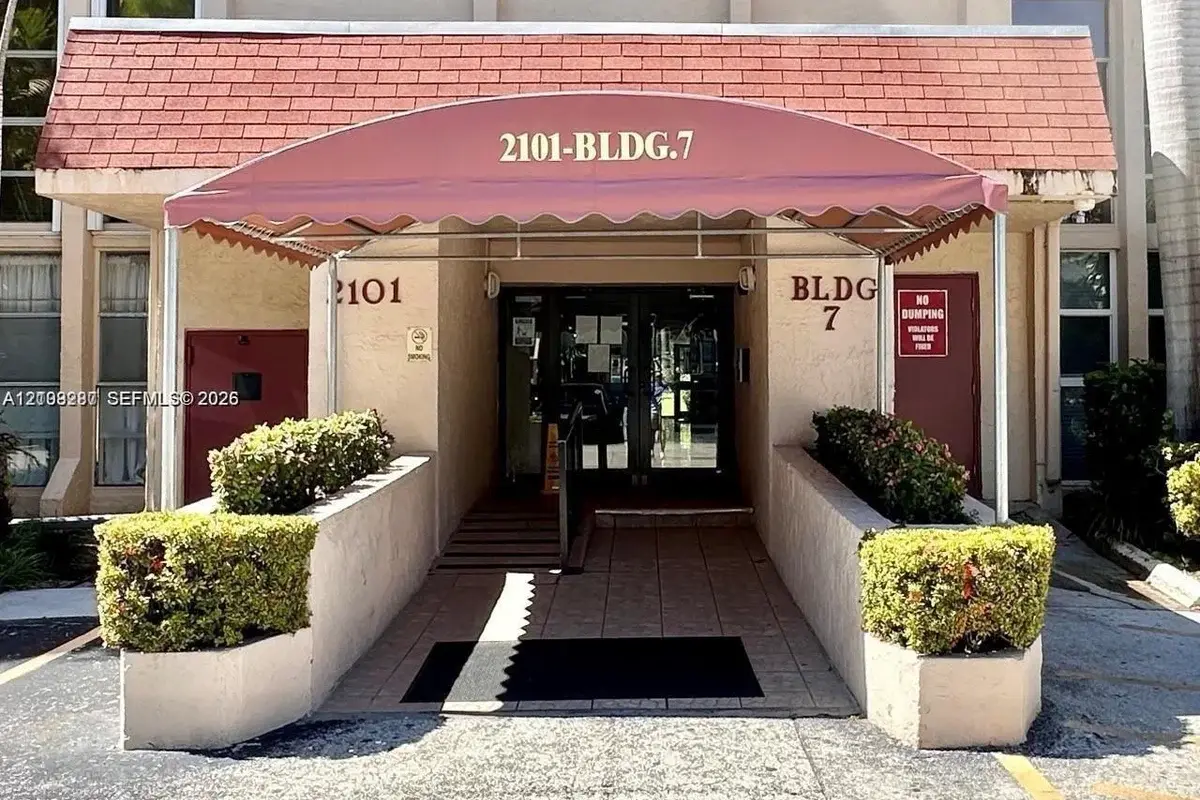 2101 Atlantic Shores Blvd #405, Hallandale Beach: photo 1 of 2