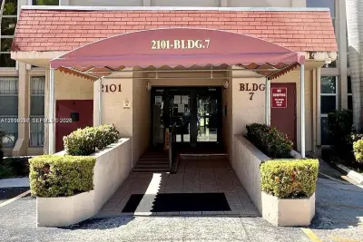 2101 Atlantic Shores Blvd #405, Hallandale Beach: photo 1 of 2