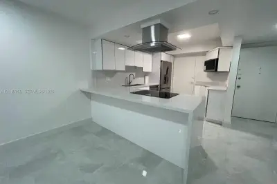 1351 NE Miami Gardens Dr #1202E, Miami: photo 1 of 17