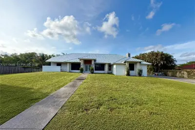 11961 NW 4th St, Plantation: photo 1 of 2