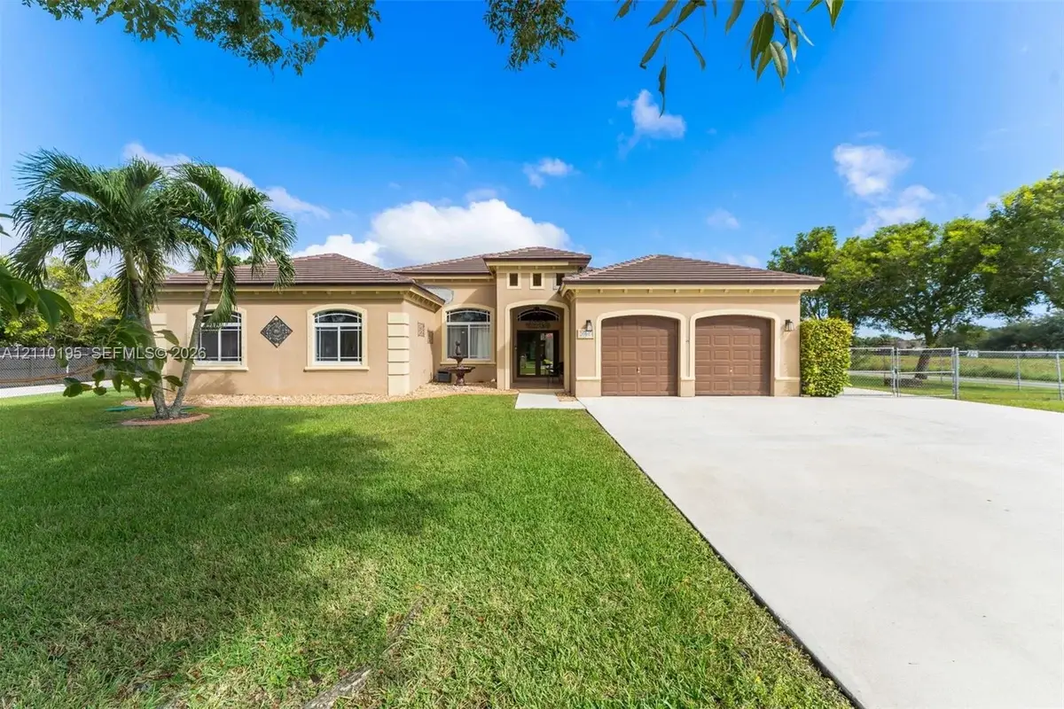 20403 SW 325th St, Homestead: photo 1 of 35