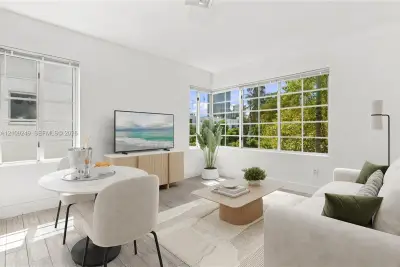 811 Jefferson Ave #201, Miami Beach: photo 1 of 10