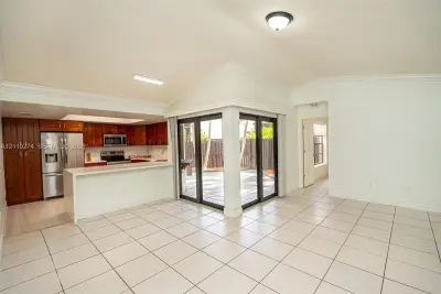 14955 SW 49th Ln #5E, Miami: photo 1 of 31