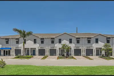 353 NW 9th St, Pompano Beach: photo 1 of 31