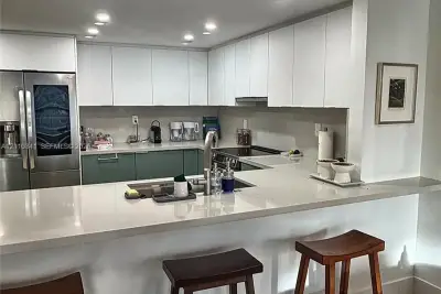 1915 Brickell Ave #C812, Miami: photo 1 of 10