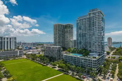 121 NE 34th St #1501, Miami: photo 1 of 35