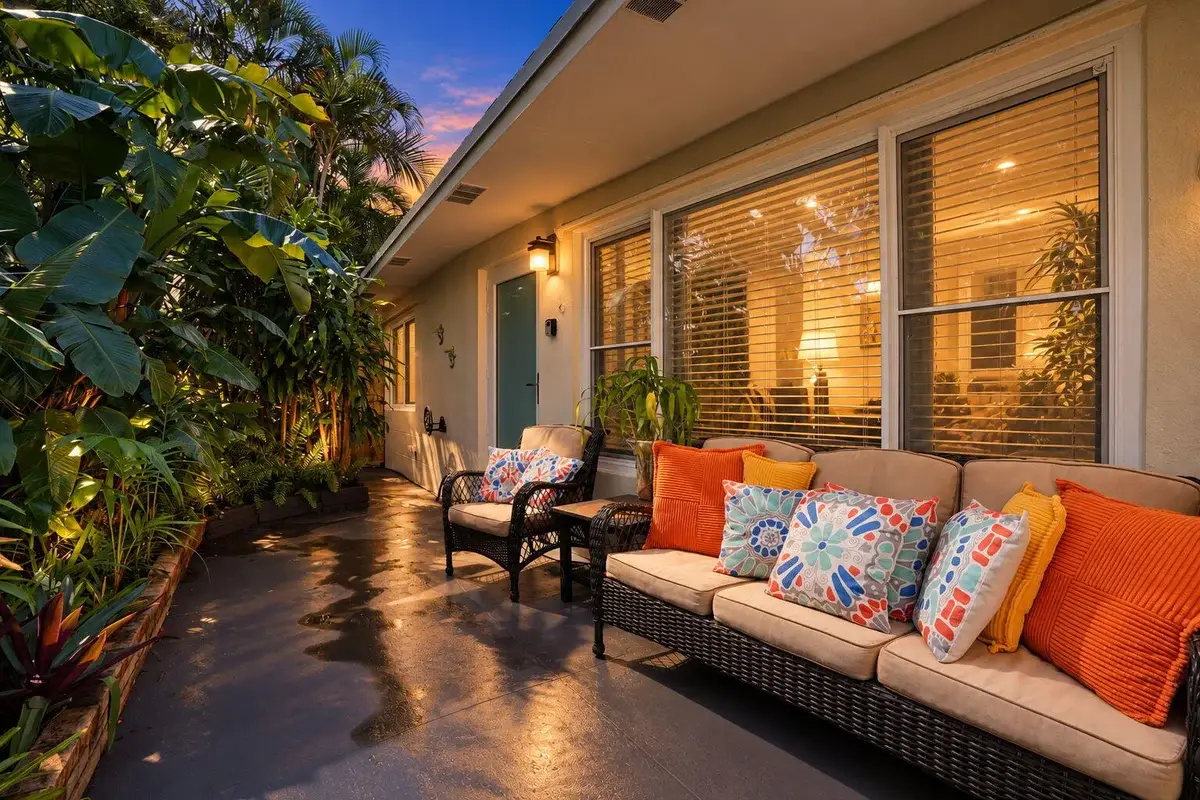 4261 NE 11th Ter, Pompano Beach: photo 1 of 17