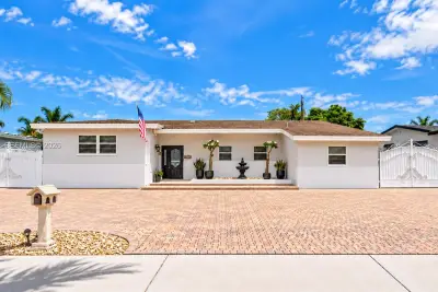 1720 SW 84th Ave, Miami: photo 1 of 1