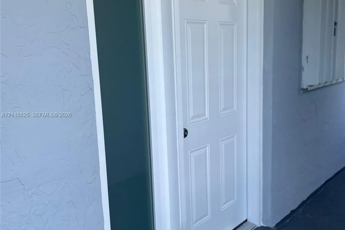 9371 Fontainebleau Blvd #I224, Miami: photo 1 of 14