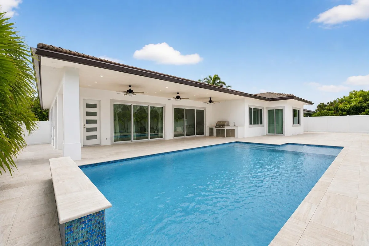 711 NE 6th St, Boca Raton: photo 1 of 46