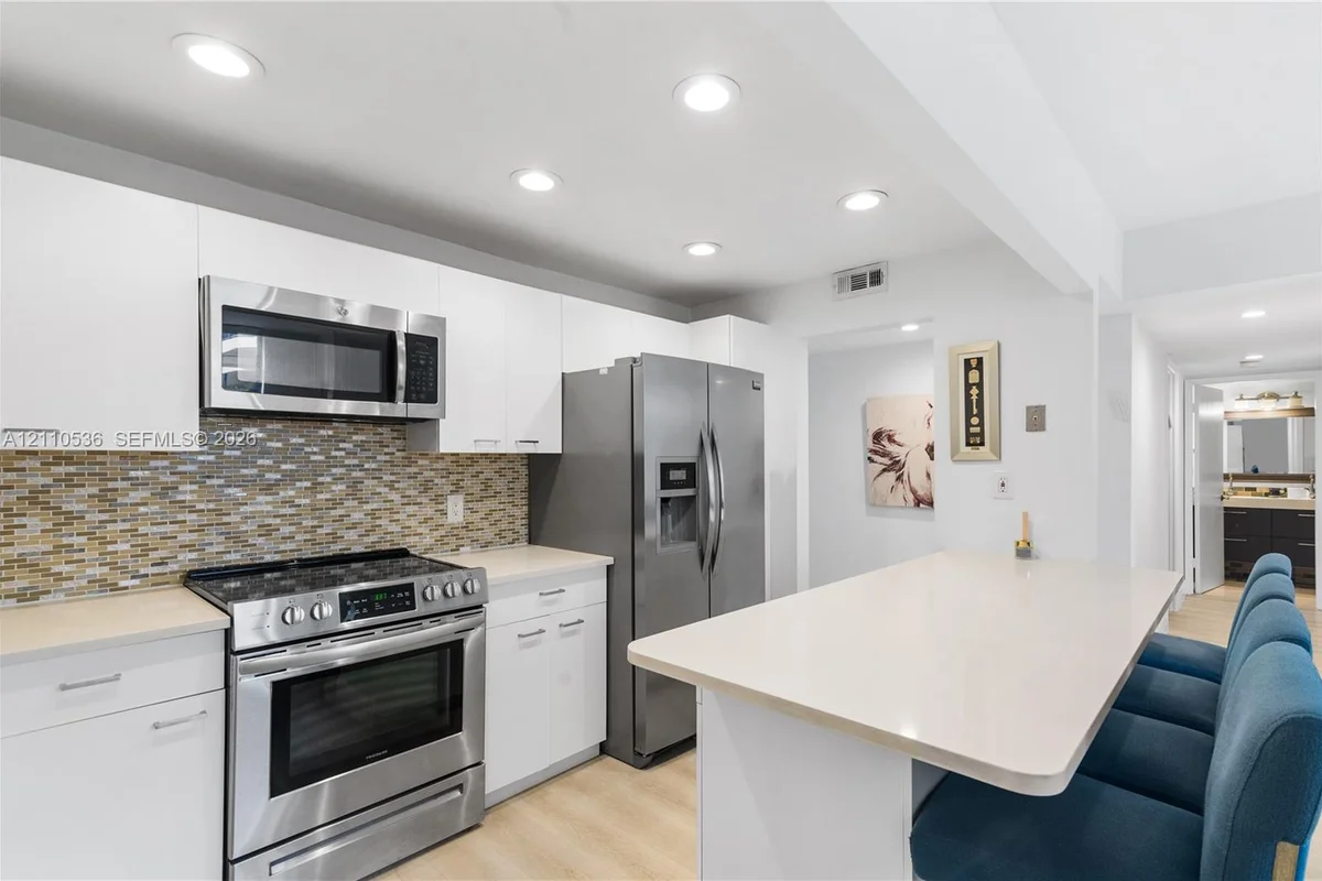 3350 NE 192nd St #4Q-B, Aventura: photo 1 of 14