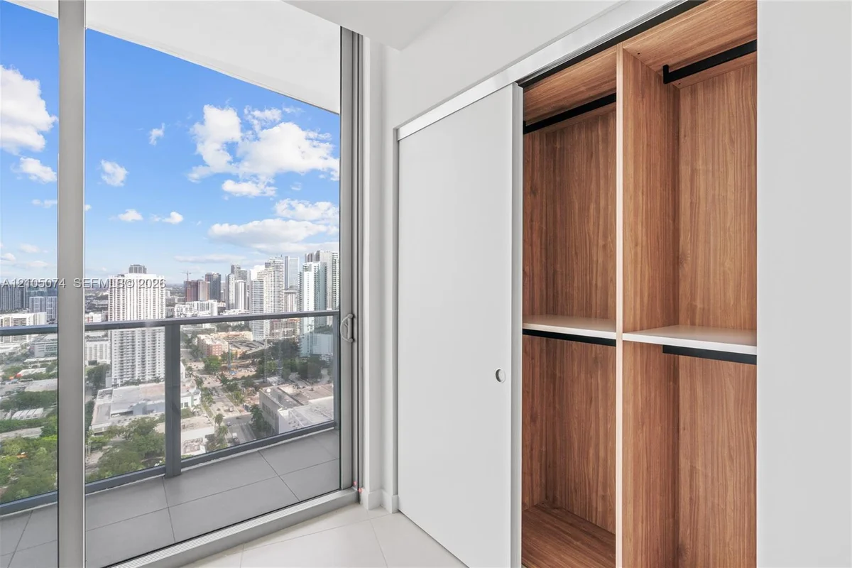 1400 Biscayne Blvd #3407, Miami: photo 1 of 42