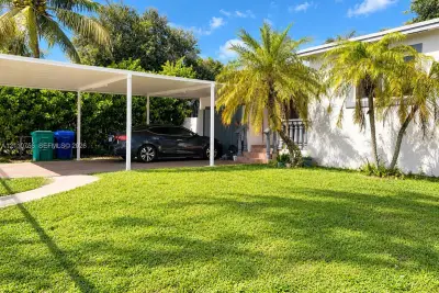 1351 NW 55th Ter, Miami: photo 1 of 15