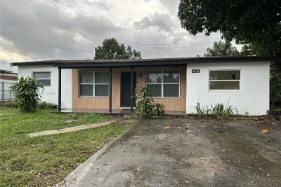 6448 Fletcher St, Hollywood: photo 1 of 13