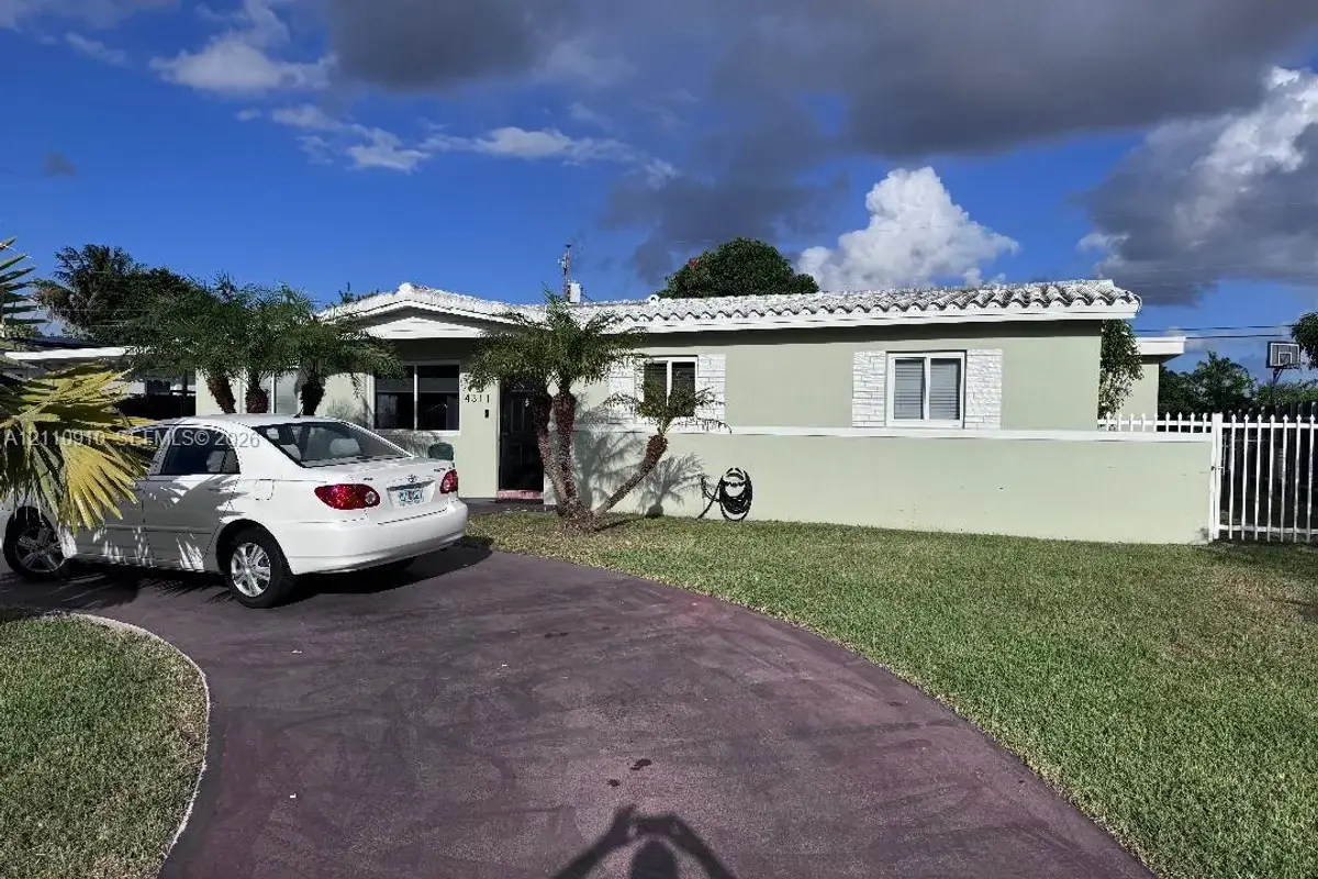4311 SW 97th Pl, Miami: photo 1 of 22