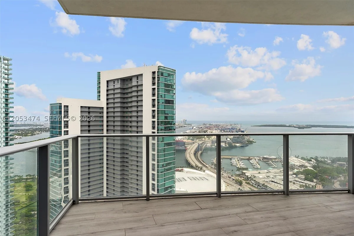 851 NE 1st Ave #4407, Miami: photo 1 of 1