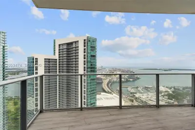 851 NE 1st Ave #4407, Miami: photo 1 of 1