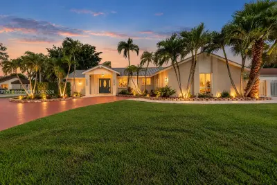 15263 SW 157th Ter, Miami: photo 1 of 37