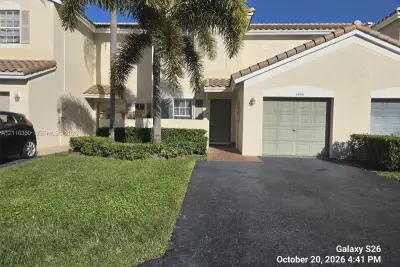 4866 SW 32nd Ter, Dania Beach: photo 1 of 32