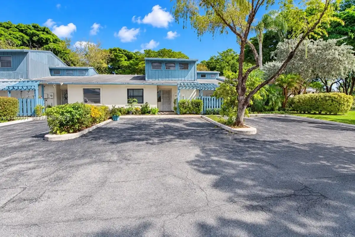 3617 SW 69th Ter #24-Z, Miramar: photo 1 of 35