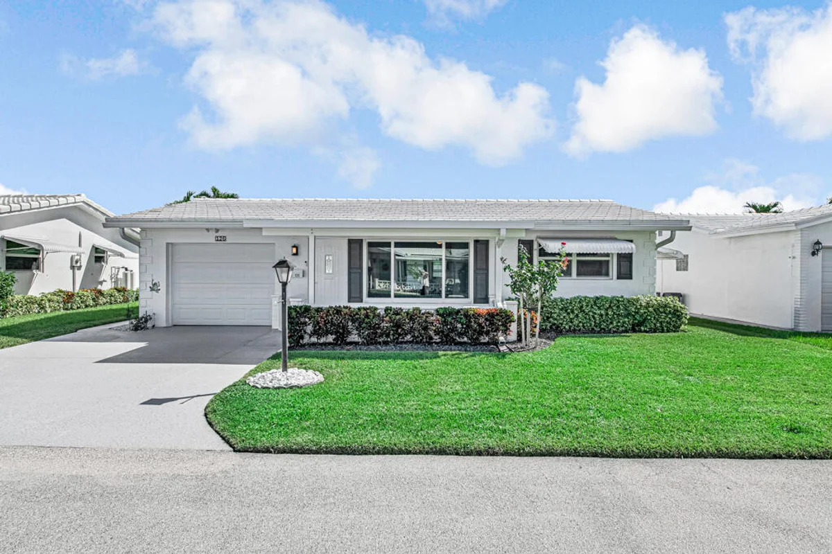 126 NW 14th St, Boynton Beach: photo 1 of 43