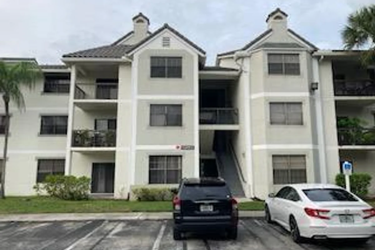 11245 W Atlantic Blvd #305, Coral Springs: photo 1 of 17