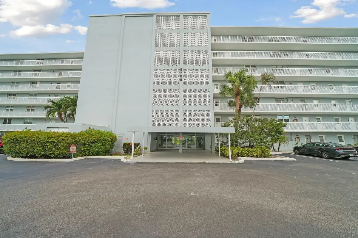 5700 NW 2nd Ave #405, Boca Raton: photo 1 of 24