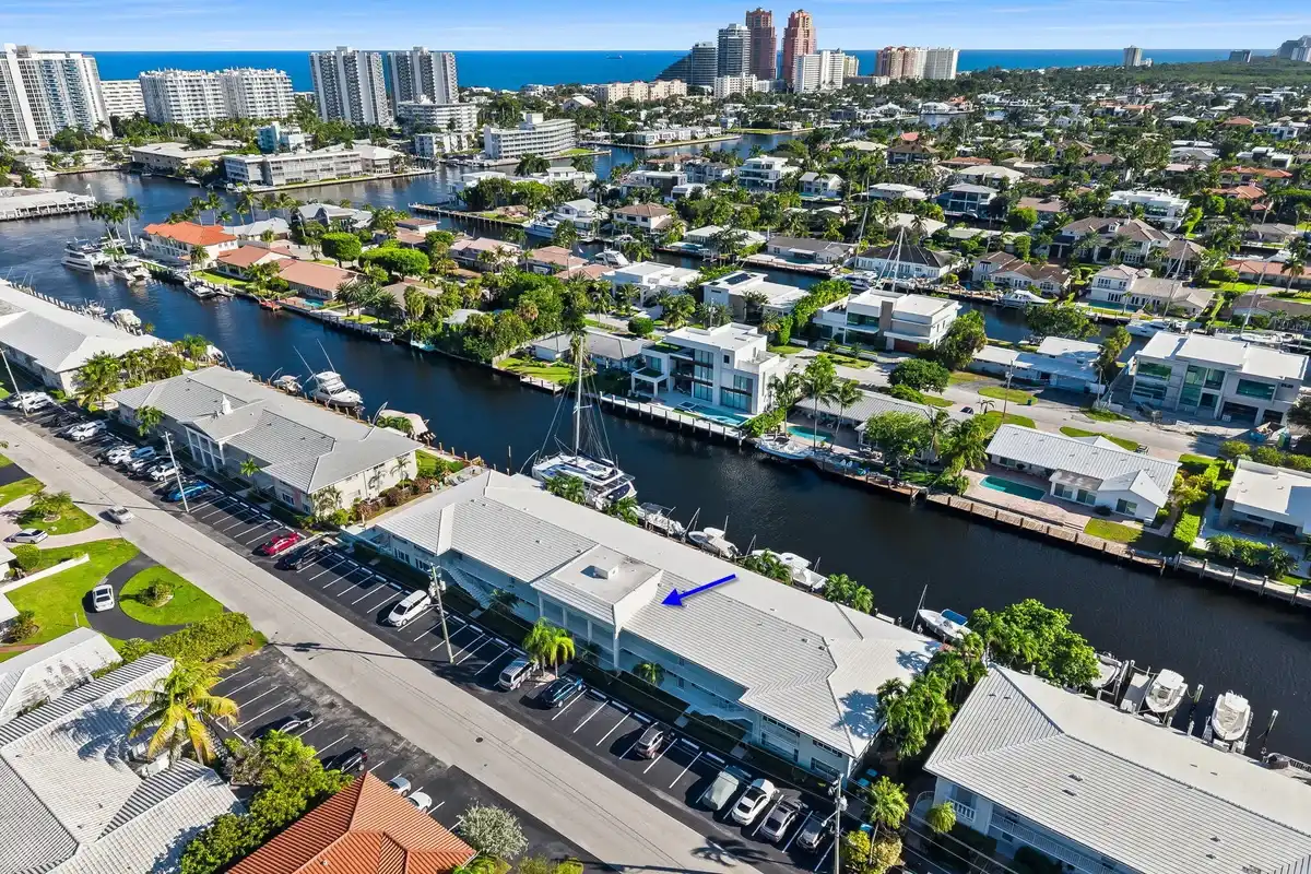 2830 NE 30th St #10, Fort Lauderdale: photo 1 of 25