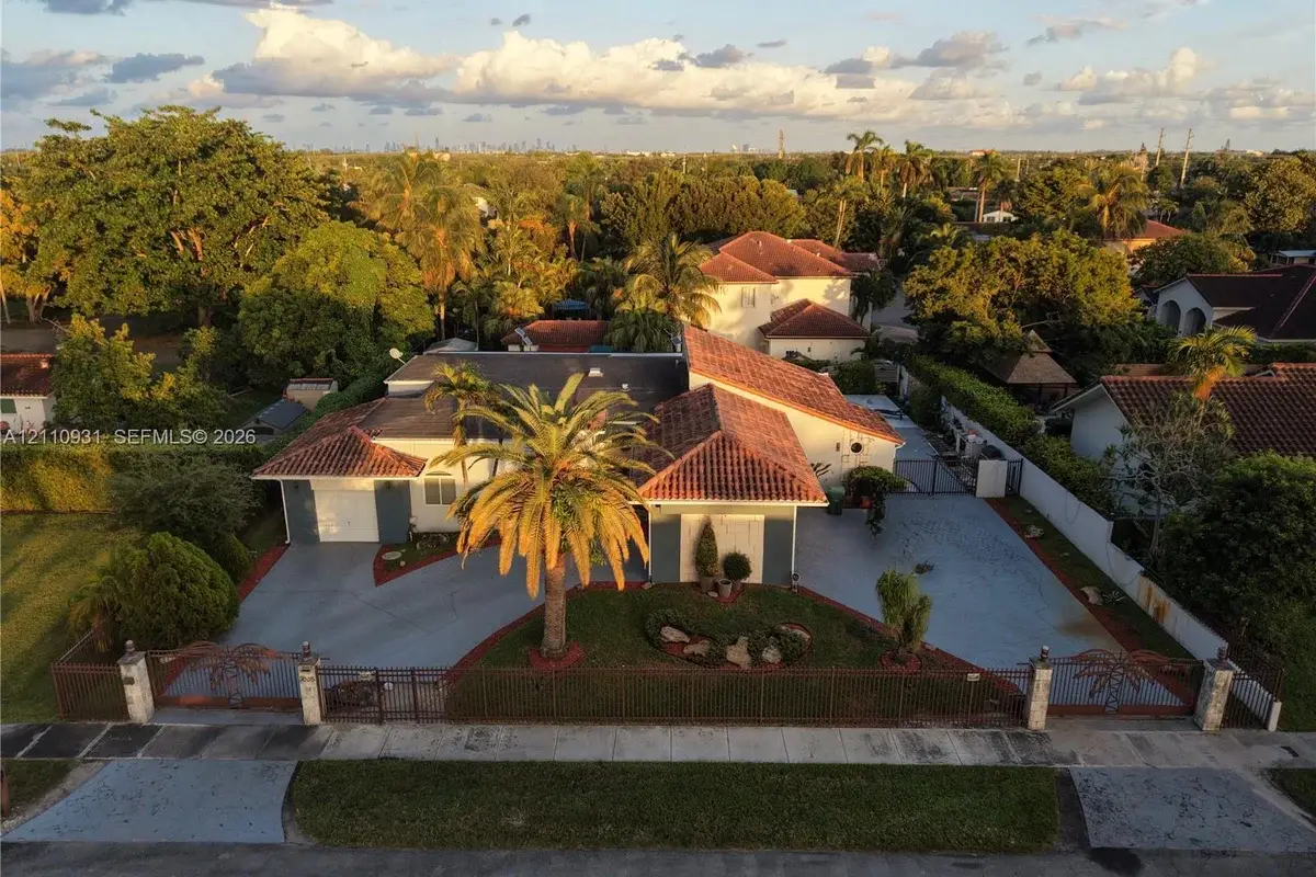 3005 SW 99th Ct, Miami: photo 1 of 58