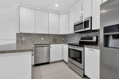 12800 NE 11th Ave #4, North Miami: photo 1 of 17